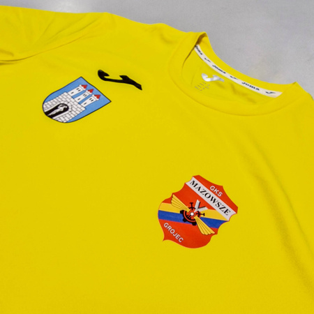 Koszulka treningowa MAZOWSZE GRÓJEC żółta – T-shirt z herbem DTF klubu i miasta Grójec, oddychający materiał, personalizowana