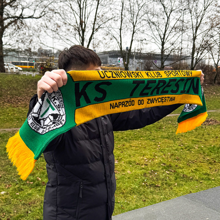 Zestaw kibica KS Teresin – komplet w barwach klubowych z czapką zimową i szalikiem kibica