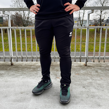 Spodnie dresowe LUKS Czerwin czarne – kieszenie na suwak, rozpinane nogawki