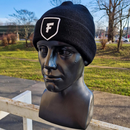 Czapka ONZE zimowa z wywinięciem i haftem