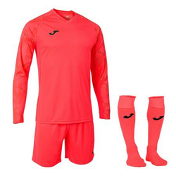 Zestaw bramkarski Joma Zamora VII 102789.040 SET - trzyczęściowy komplet w intensywnym czerwonym kolorze, koszulka z długim rękawem i geometrycznym wzorem, elastyczne szorty, profesjonalne getry