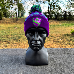 Czapka zimowa AP11 z pomponem – bawełniana z wywinięciem i haftowanym herbem